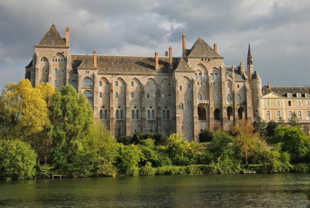 Logis De La Helberdiere Cosse-en-Champagne Экстерьер фото